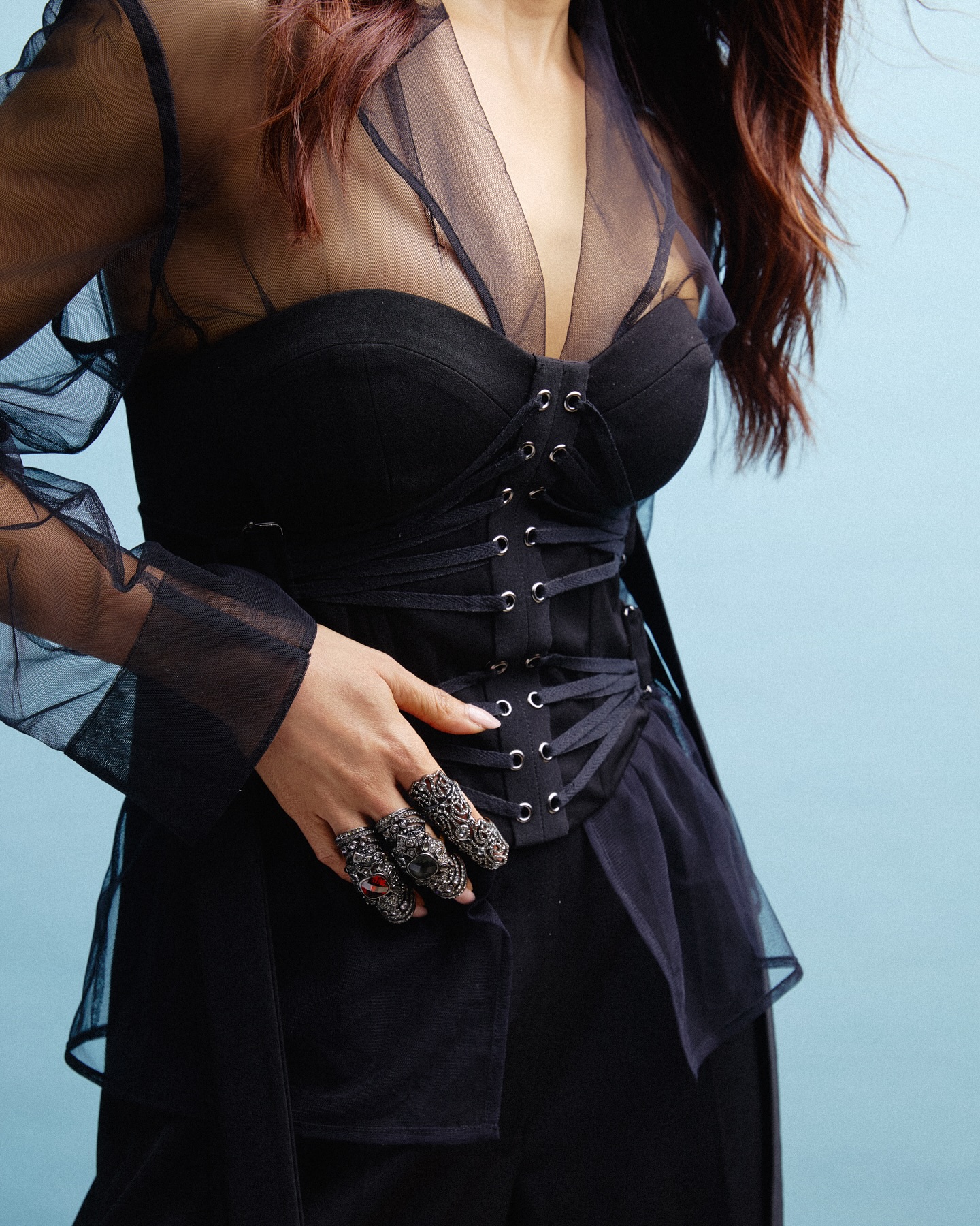 Samantha's Glamorous Black Look Becomes the Talk of the Town