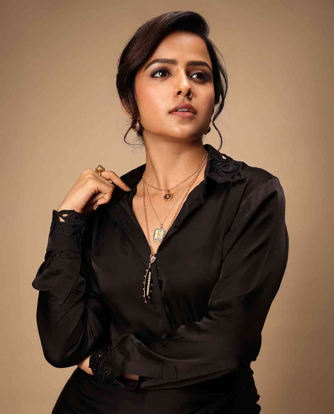 Vaishnavi Chaitanya Rocks Black Like a True Fashionista