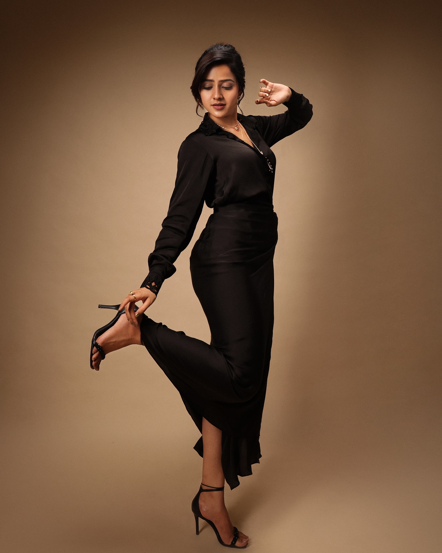 Vaishnavi Chaitanya Rocks Black Like a True Fashionista