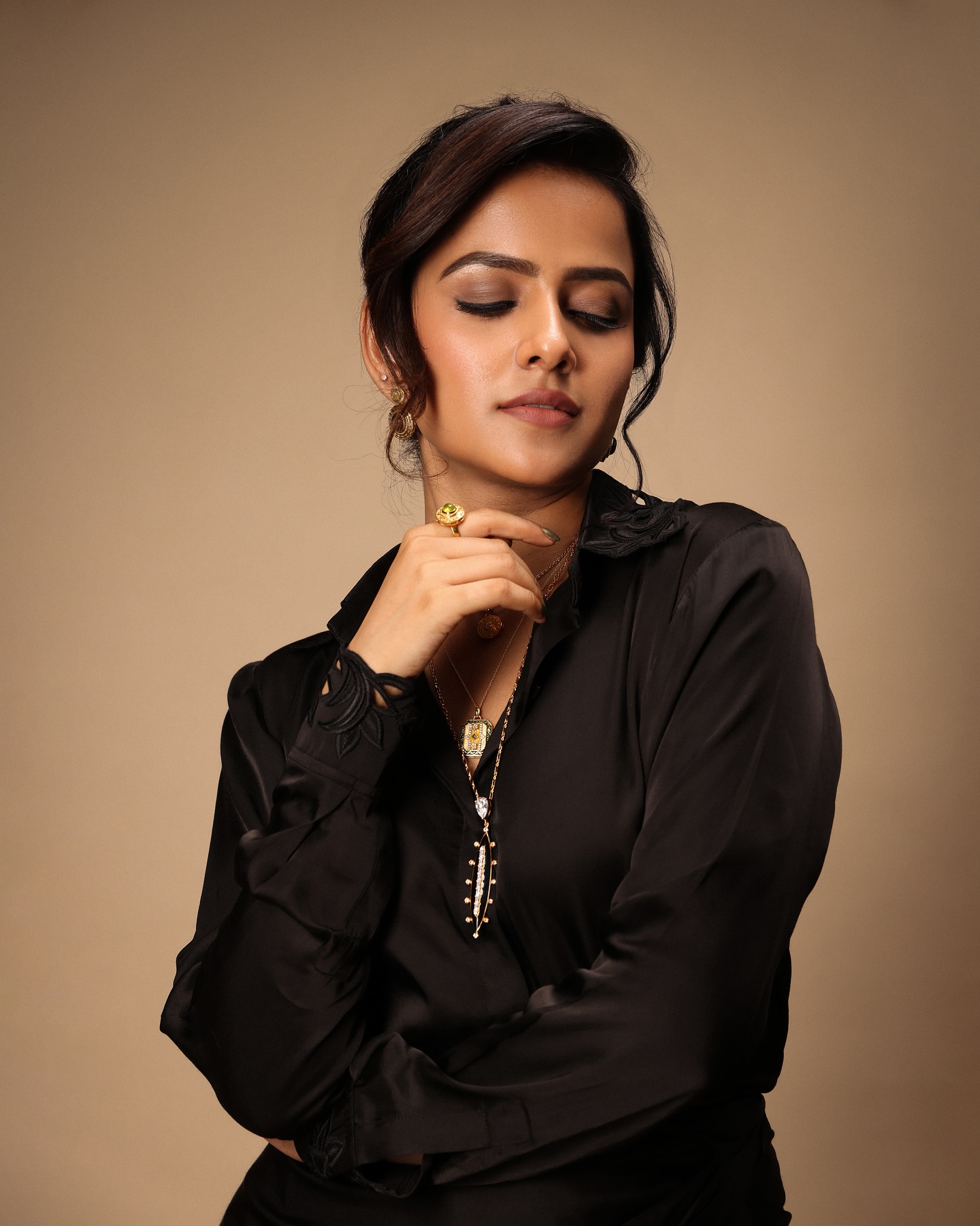 Vaishnavi Chaitanya Rocks Black Like a True Fashionista