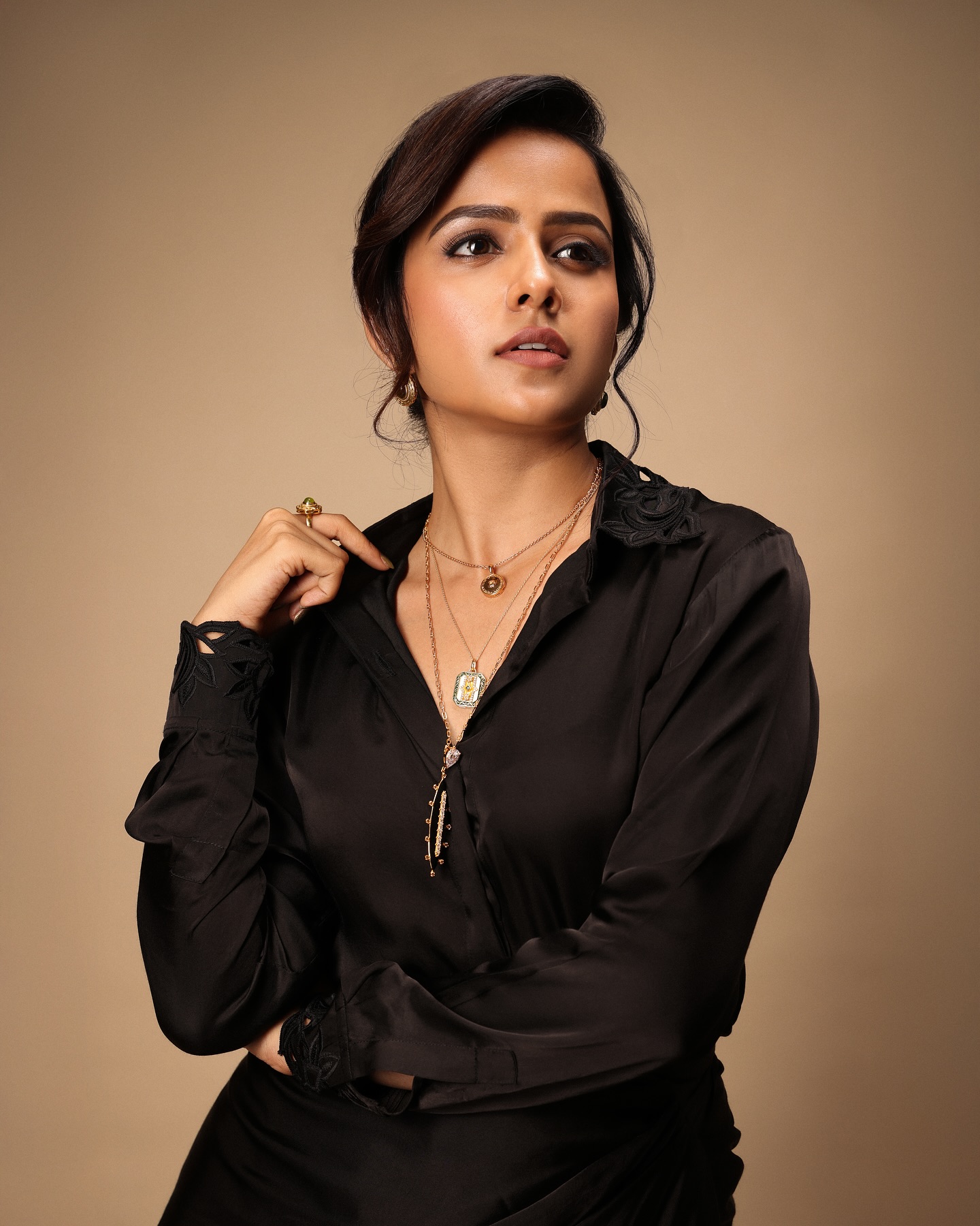 Vaishnavi Chaitanya Rocks Black Like a True Fashionista