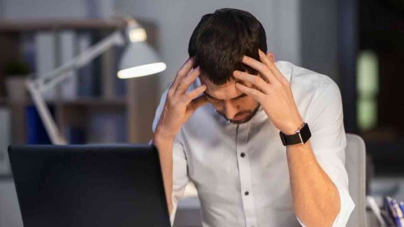 7 Common Time-Wasting Spots That Can Diminish Your Personality