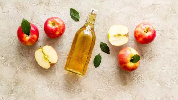 8 Amazing Health Benefits of Drinking Apple Cider Vinegar on Empty Stomach