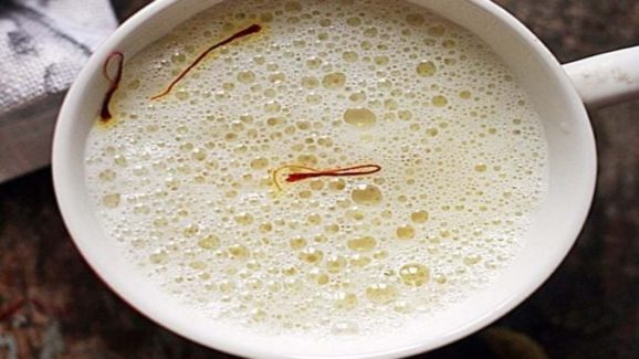 Cardamom Milk Benefits: Improve Your Skin and Digestion with Delicious Drink