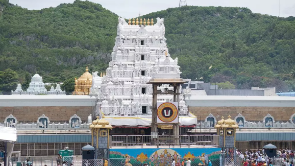 Summer Holidays Lead to Huge Rush of Devotees in Tirumala