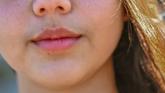 Natural Ways to Remove Facial Hair at Home