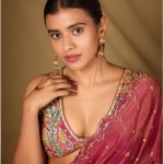 Hebah Patel Shinning Like Queen