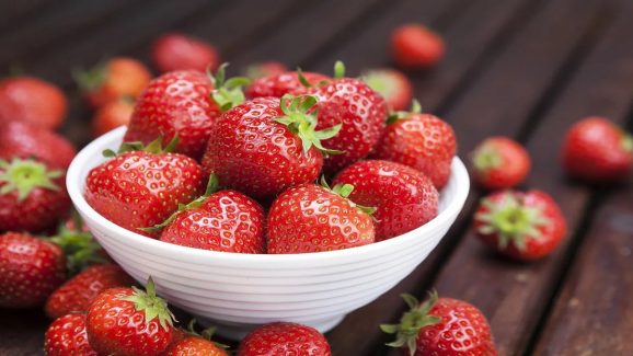 Lose Weight Naturally with Strawberries: Here’s How