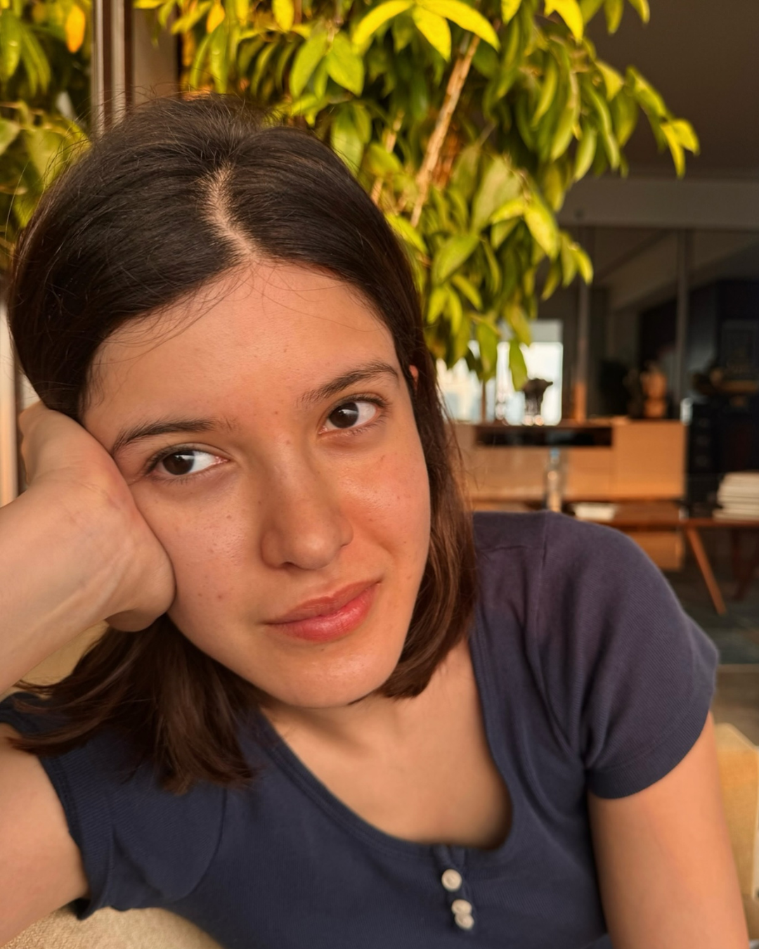 Shanaya Kapoor exudes Sunshine energy in her latest pics