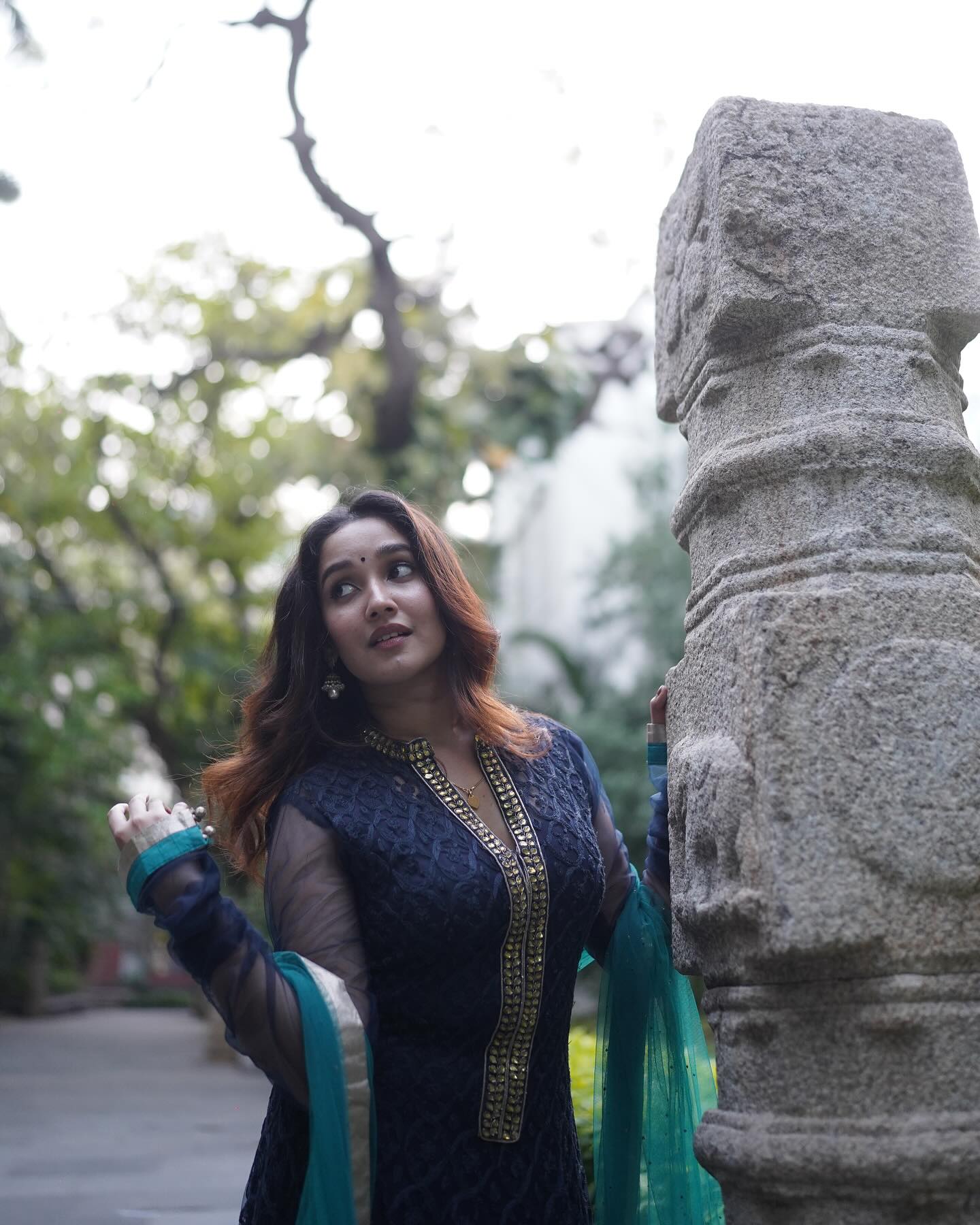 Anikha Surendran Photo Gallery