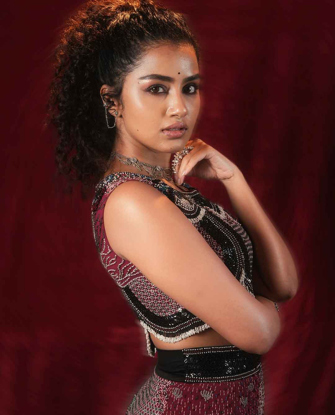 Anupama Parameswaran Dazzles Fans During Parada Promotions