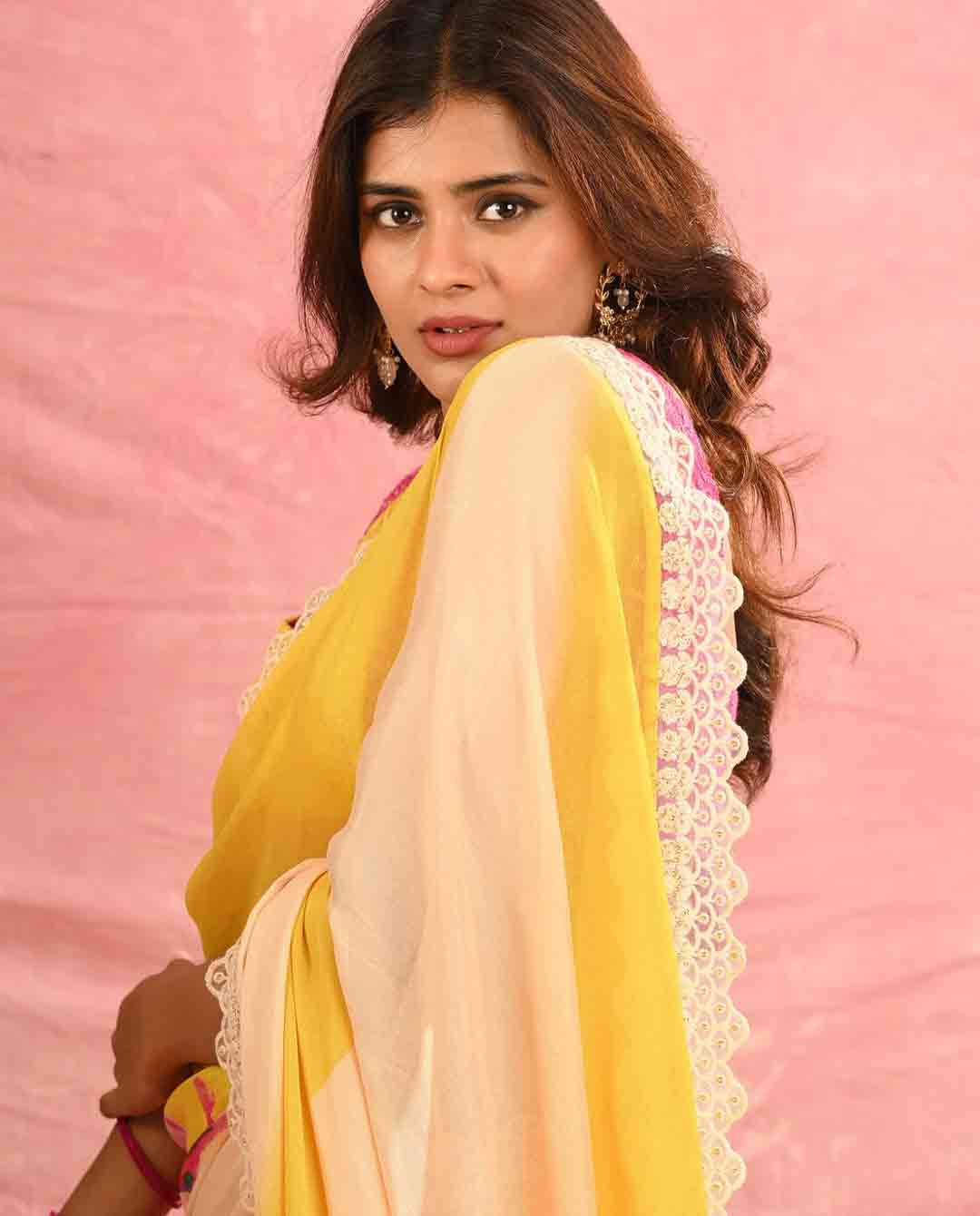 Hebah Patel’s Beautiful Look Yellow Saree Exudes Golden Glow