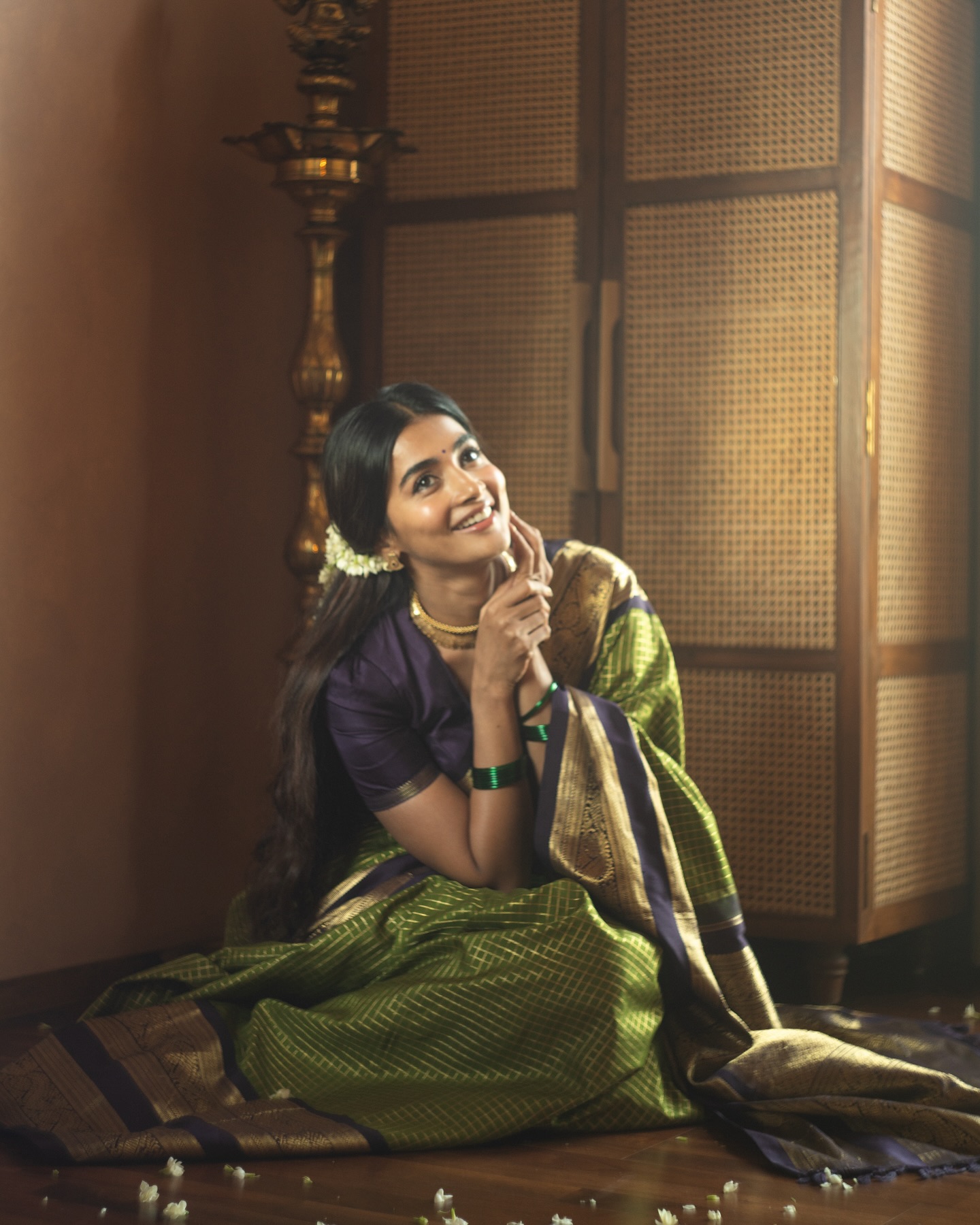 Pooja Hegde Slays Traditional Retro Look For Promotions