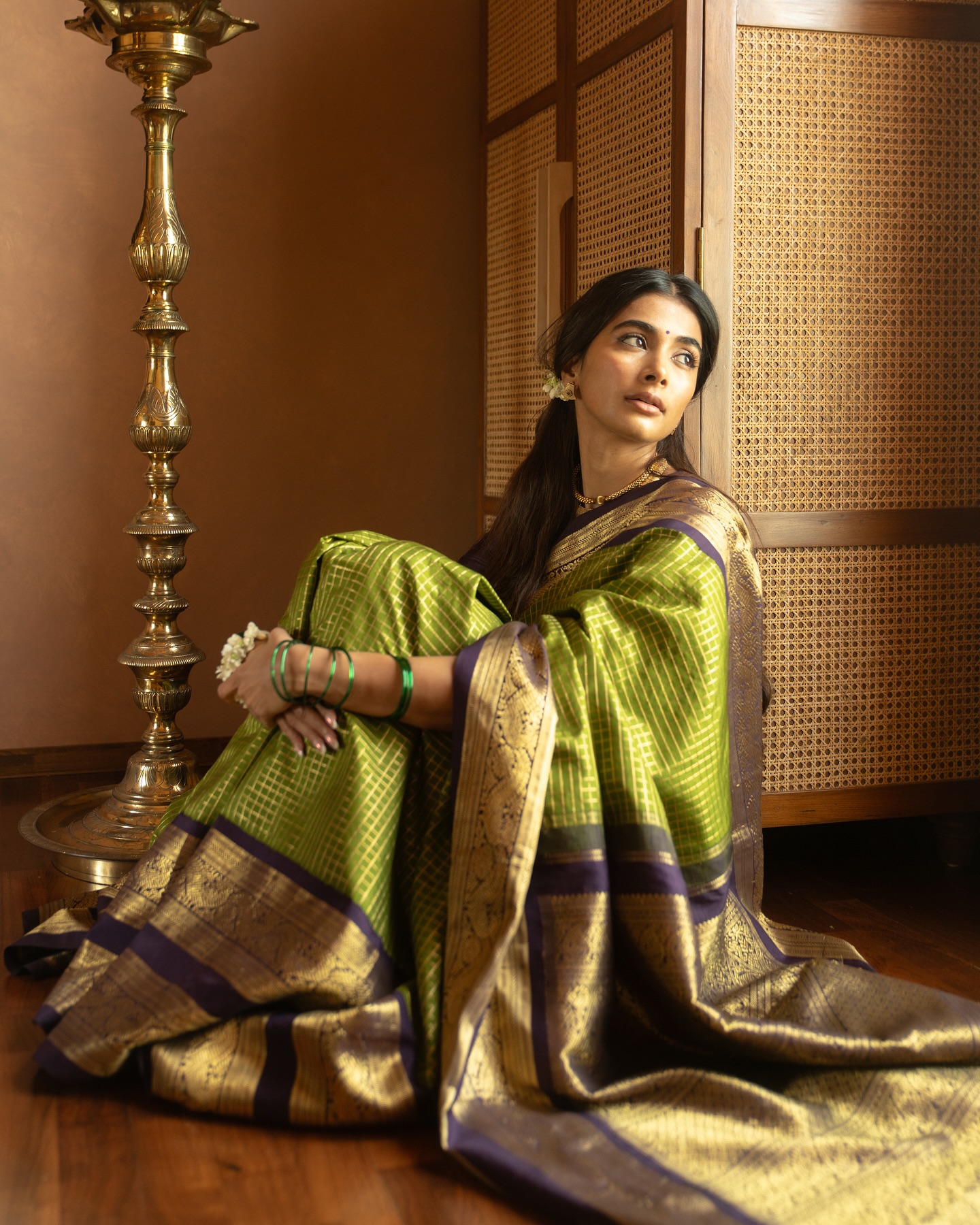 Pooja Hegde Slays Traditional Retro Look For Promotions