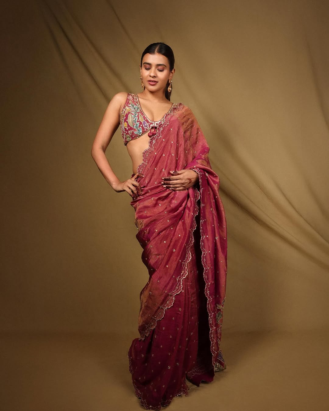 Hebah Patel Photo Gallery