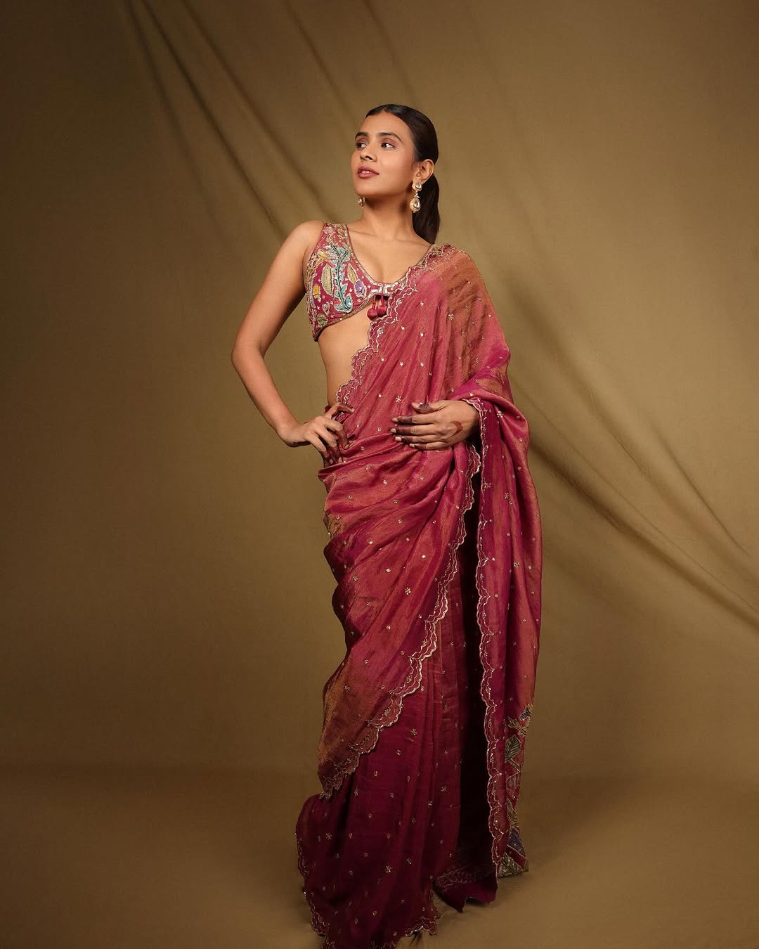 Hebah Patel Photo Gallery
