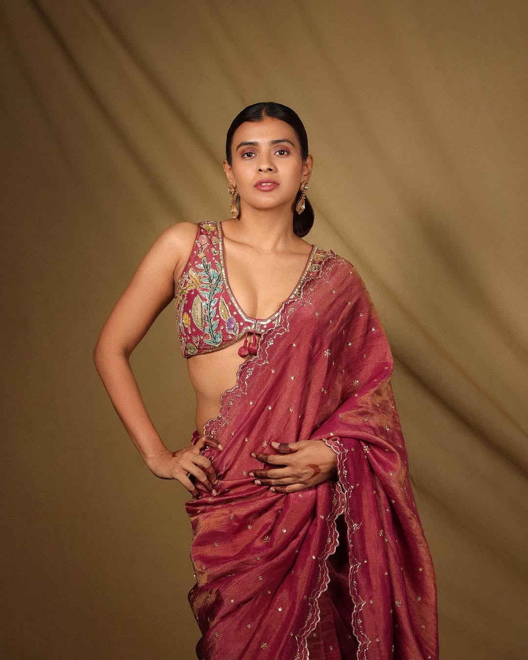 Hebah Patel Photo Gallery