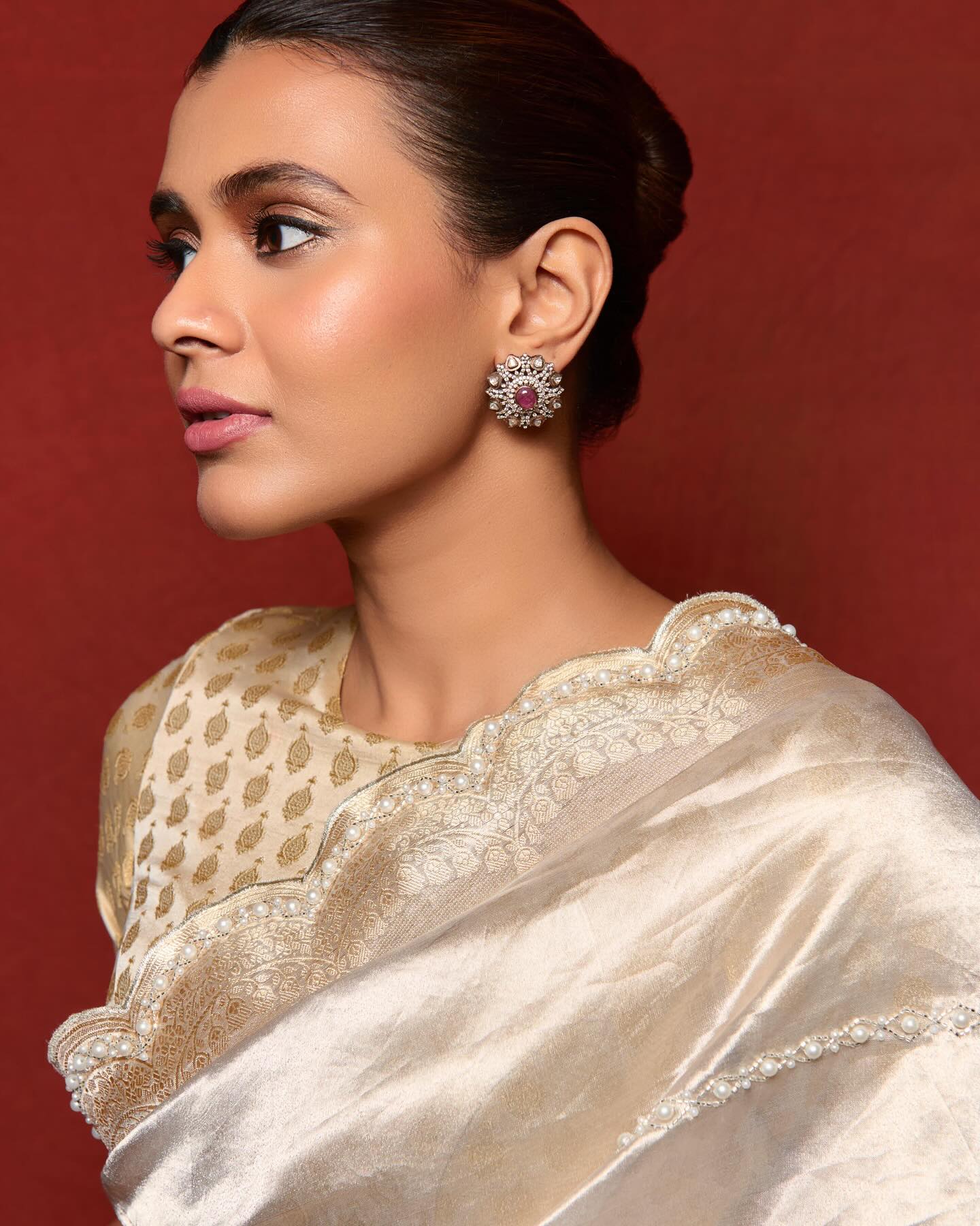 Hebba Patel Visits Bangalore: Glamour Meets Charm