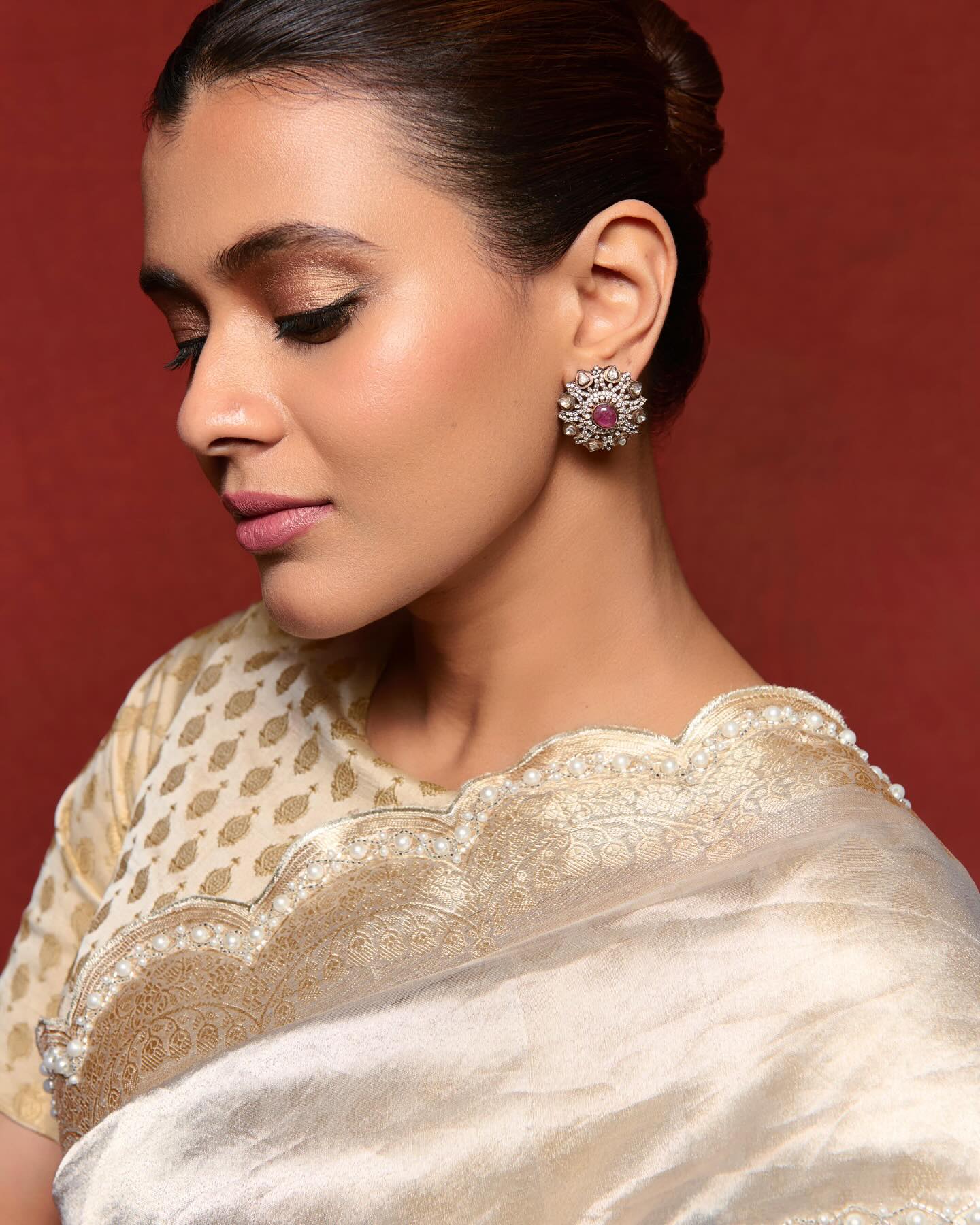 Hebba Patel Visits Bangalore: Glamour Meets Charm