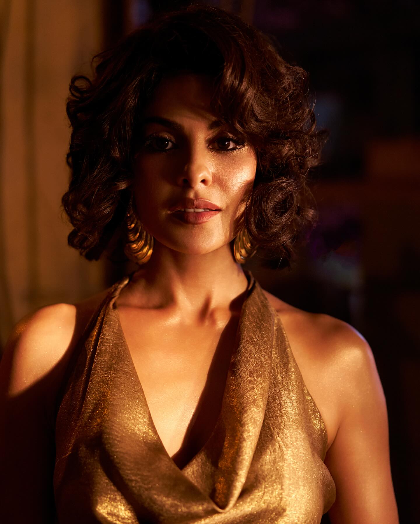 Jacqueline Fernandez’s HOT Retro Look Sets Social Media on Fire
