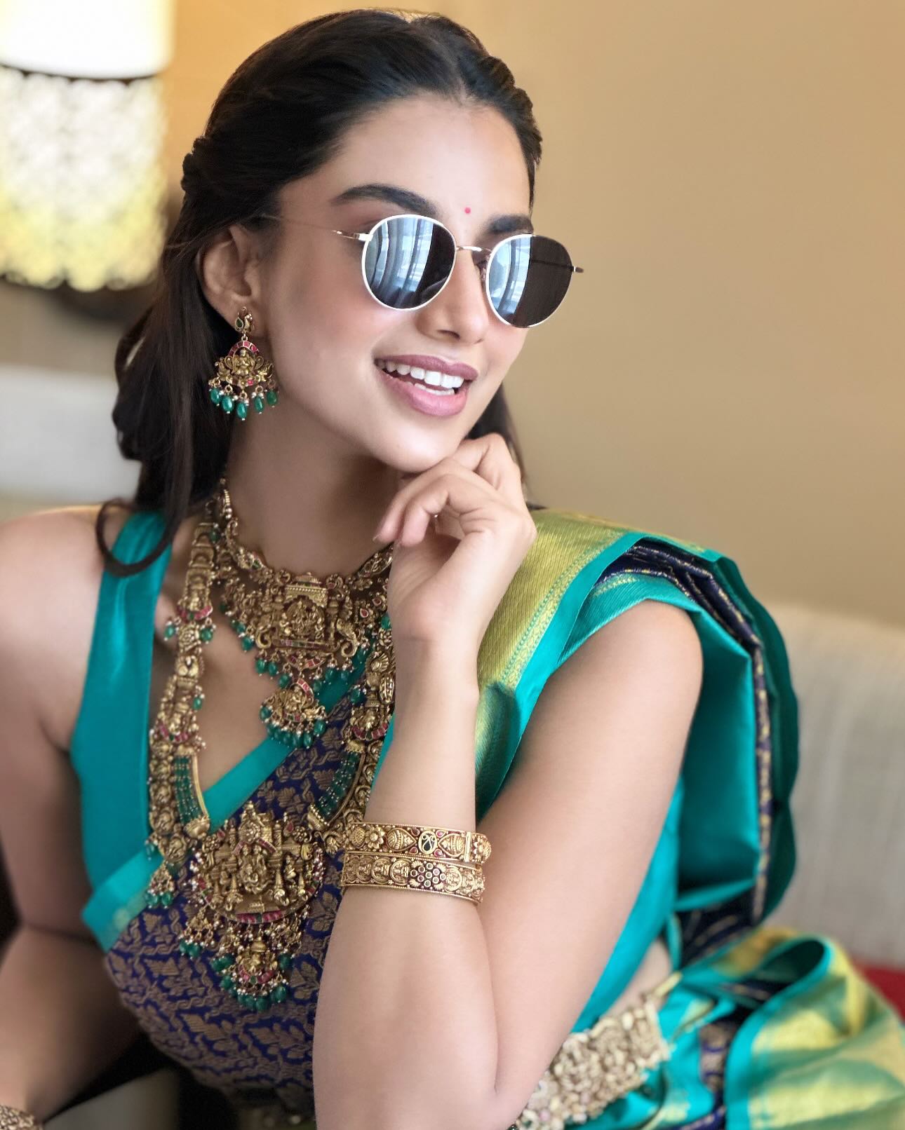 Meenakshi Chaudhary Looks Sassy Flaunting Traditional Saree