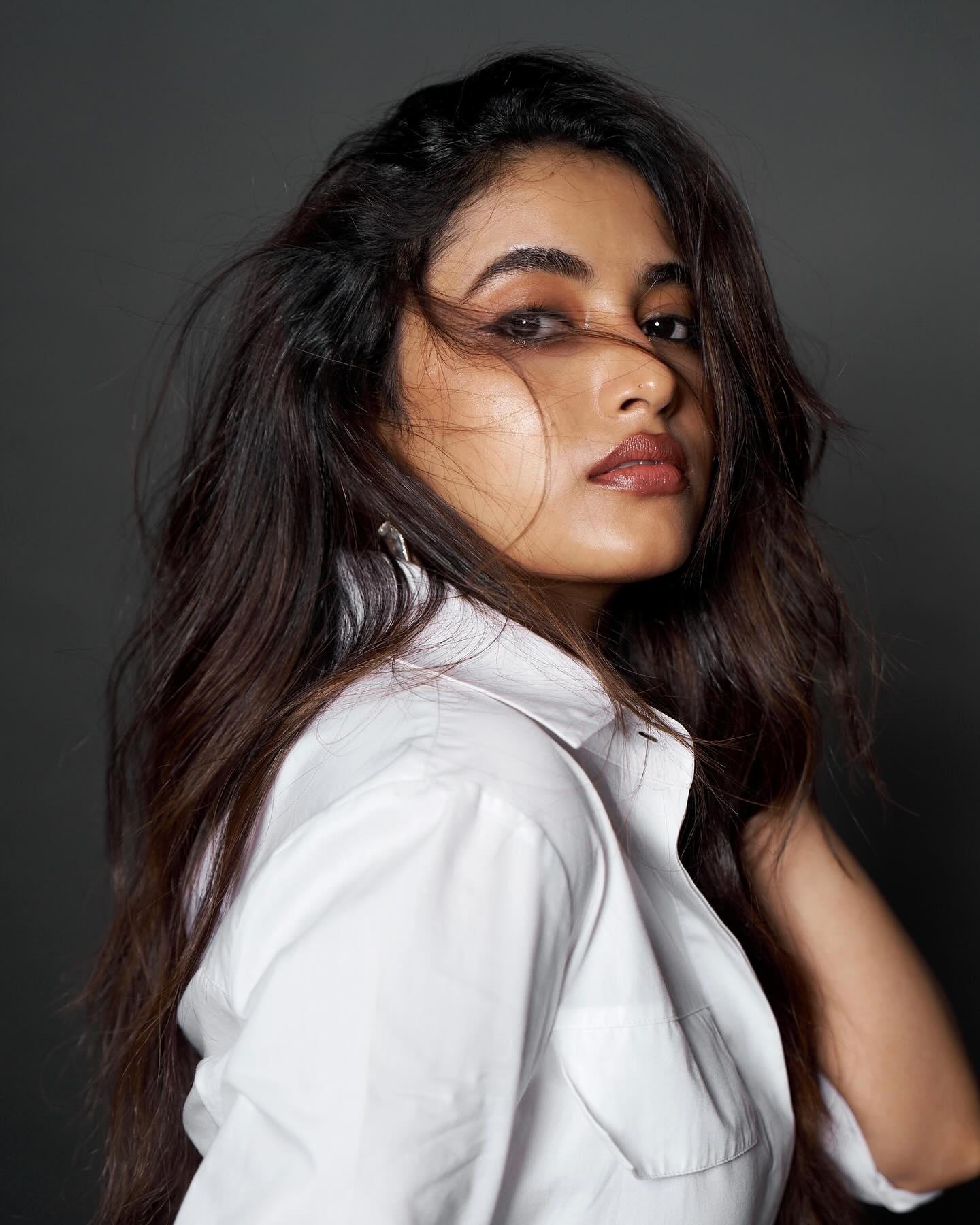 Priyanka Mohan’s Hot Monochrome Look is Absolute Showstopper