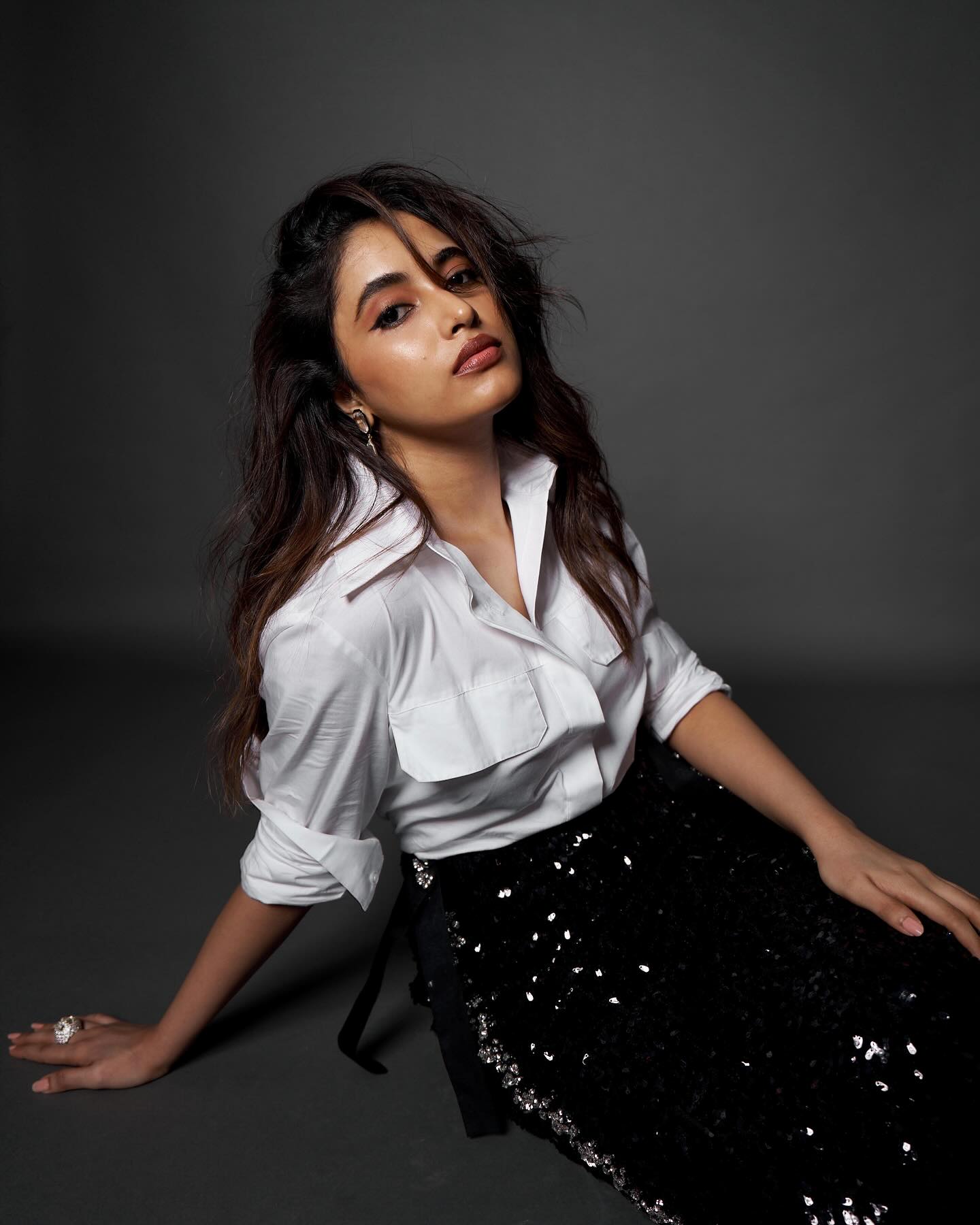 Priyanka Mohan’s Hot Monochrome Look is Absolute Showstopper