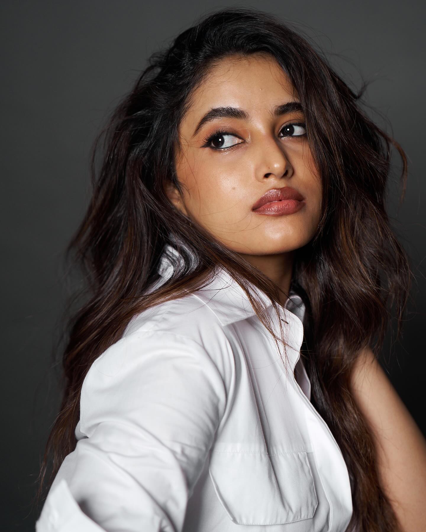 Priyanka Mohan’s Hot Monochrome Look is Absolute Showstopper