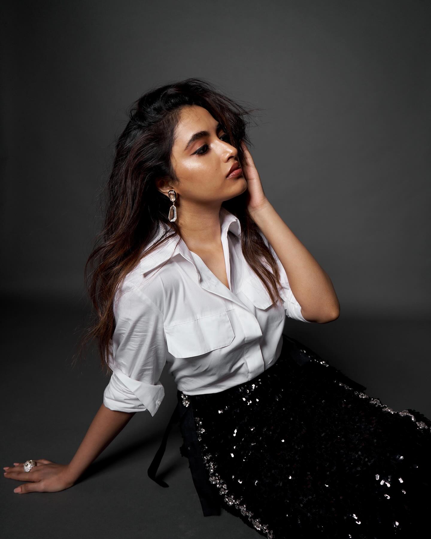Priyanka Mohan’s Hot Monochrome Look is Absolute Showstopper