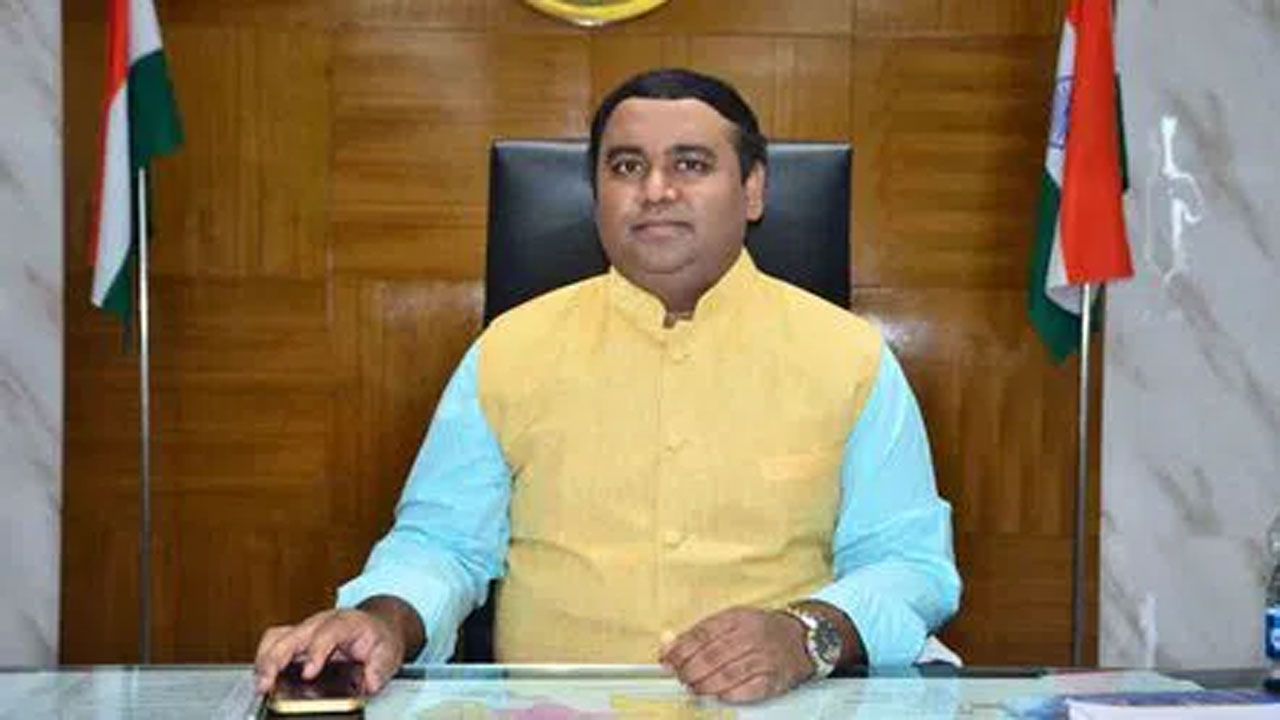 Discover How THIS Collector Became True Inspiration for IAS Officers