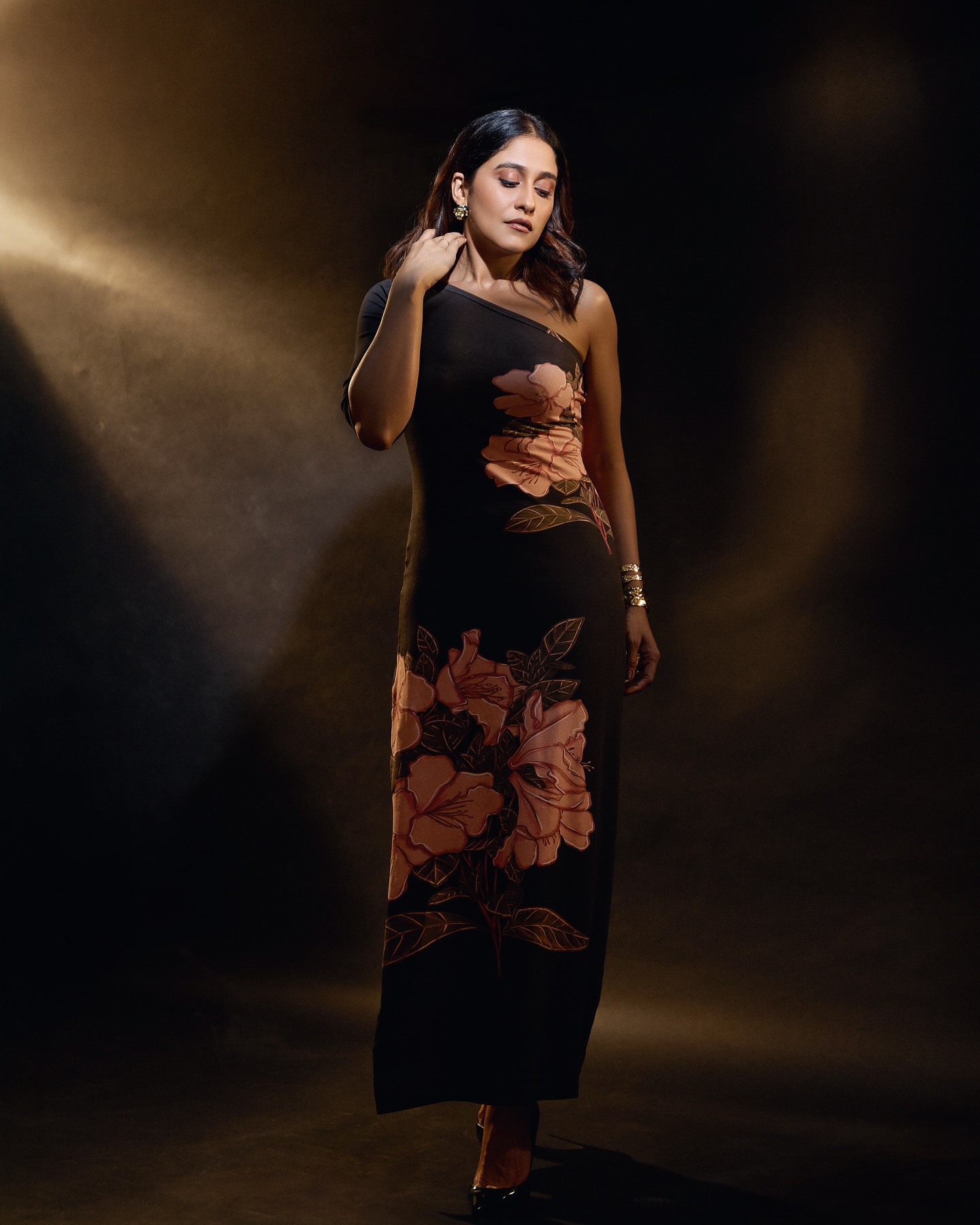 Regena Cassandra Photogallery