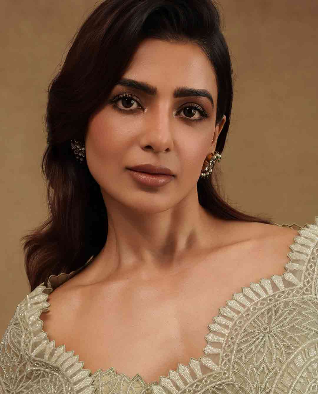 Samantha Looks Drop-Dead Gorgeous in Her Saree