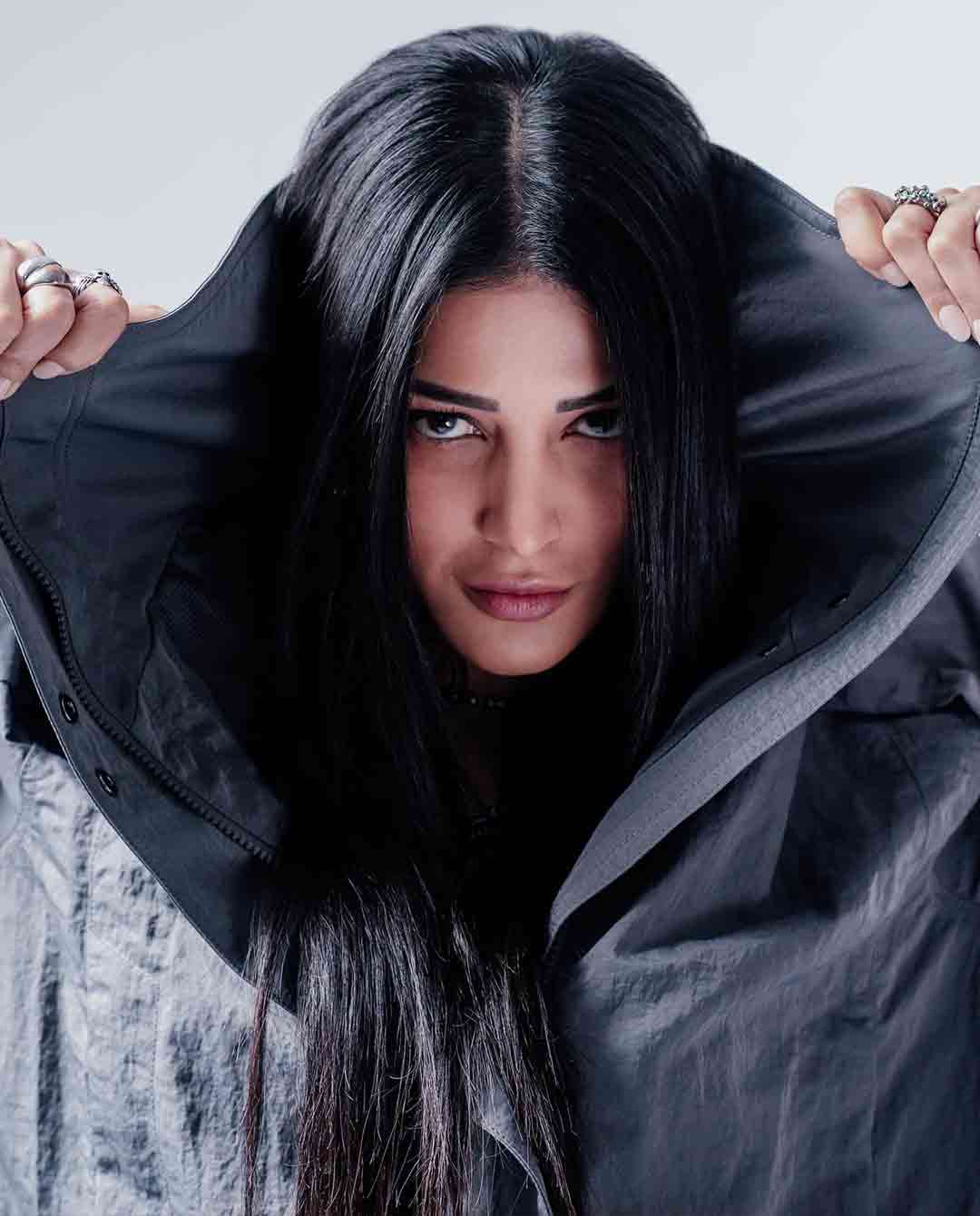 Shruti Haasan Emotes Extraterrestrial Love In Style