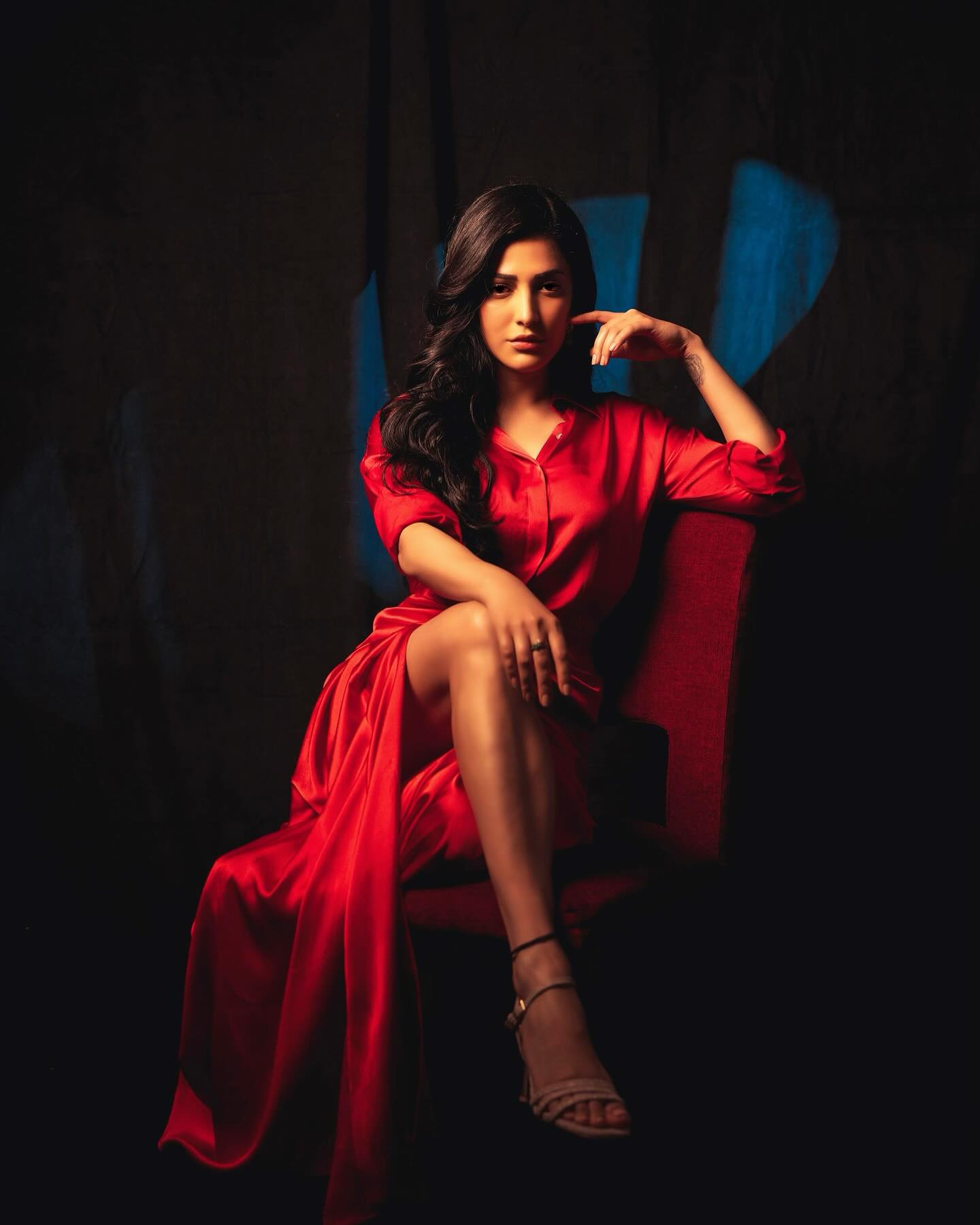 Shruthi Hassan in Red: Is She the Devil or Simply Divine?