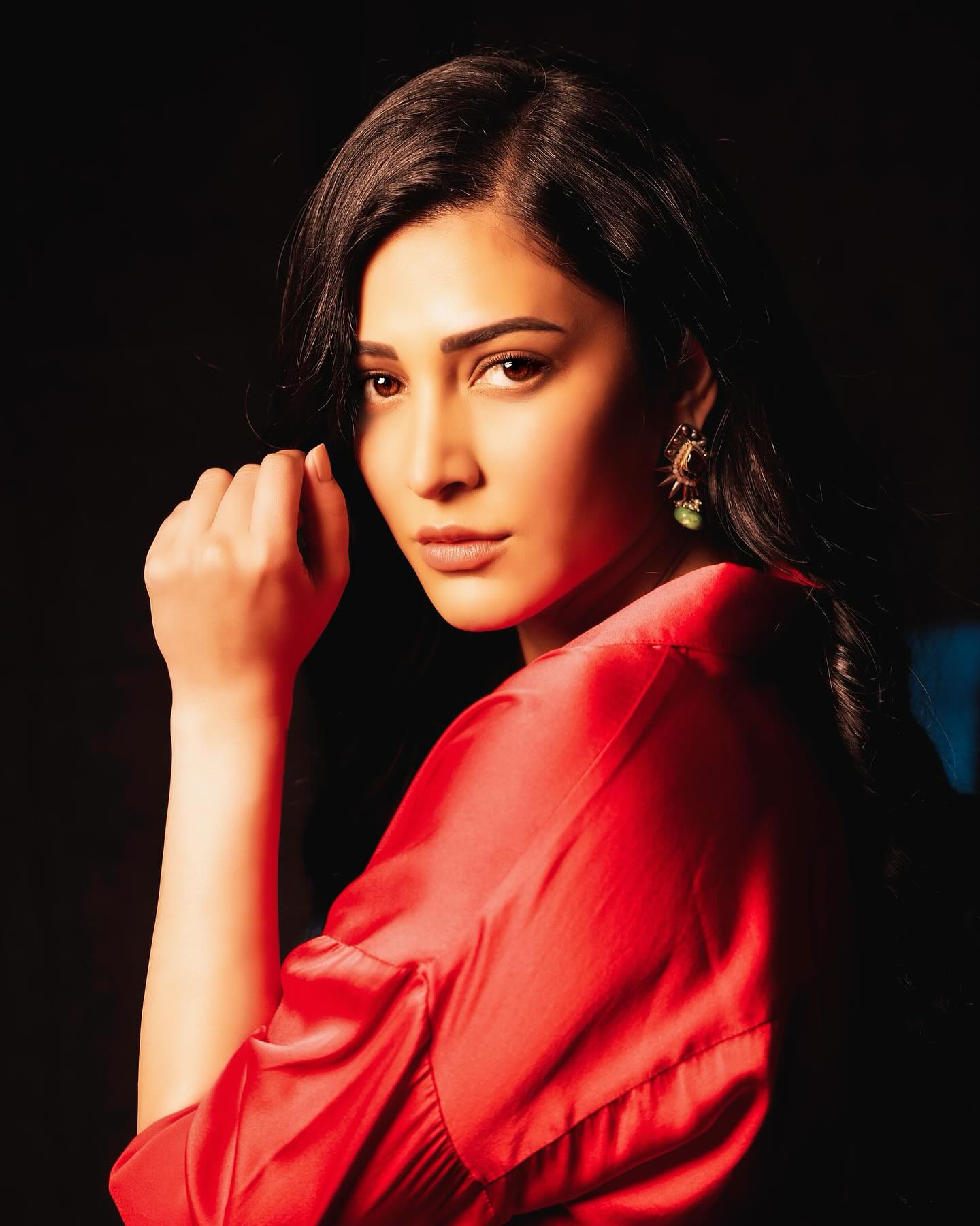 Shruthi Hassan in Red: Is She the Devil or Simply Divine?