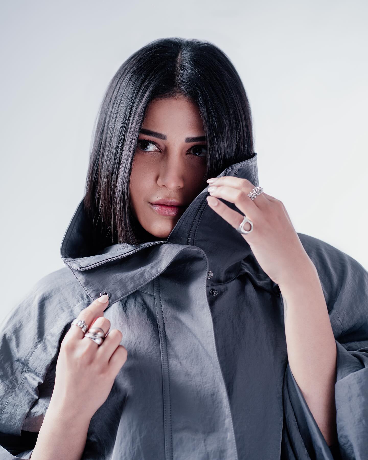 Shruti Haasan Emotes Extraterrestrial Love In Style