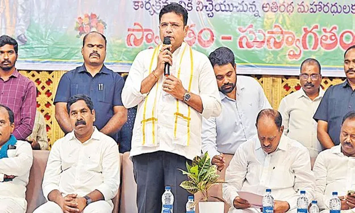 IT Minister Sridhar Babu Exposes BRS Leaders’ Double Standards