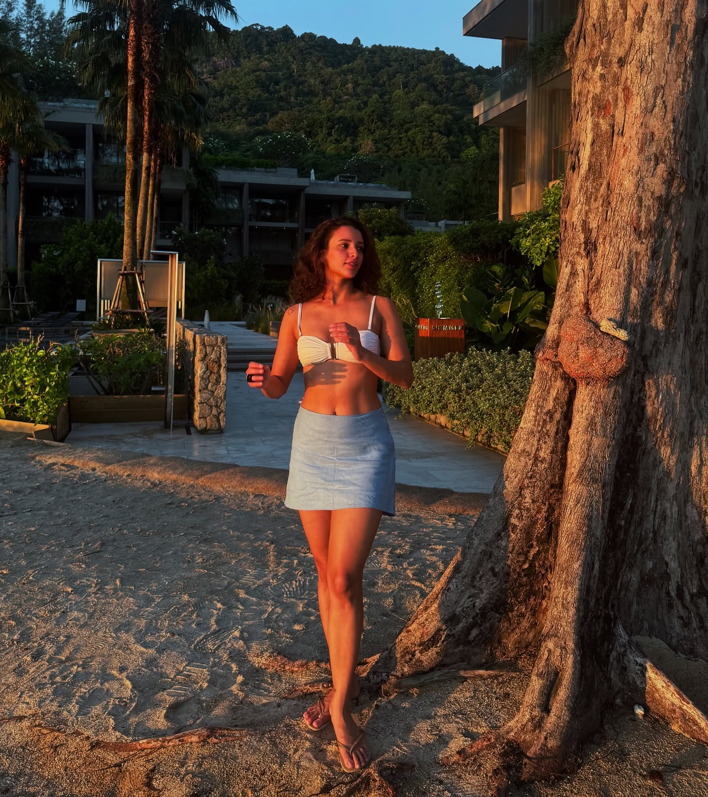 Tripti Dimri's Golden Hour Sun Glow At Beach Is Winning Hearts