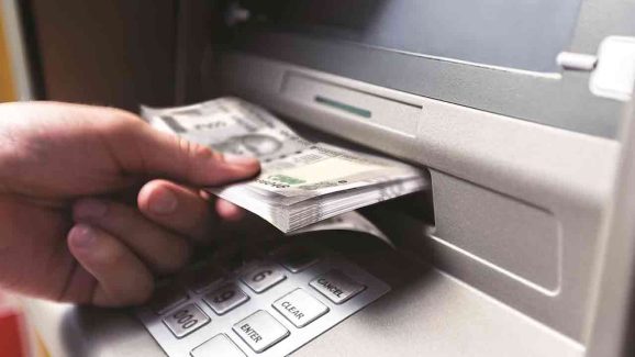 THIS ATM in Hyderabad gives extra notes: crowd gathered for free money