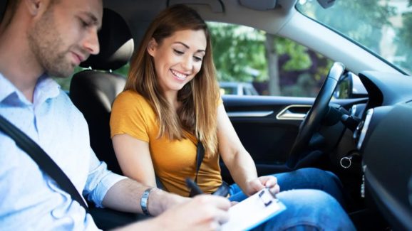 Driving Tips: Use These Mobile Apps to Avoid Traffic Challan