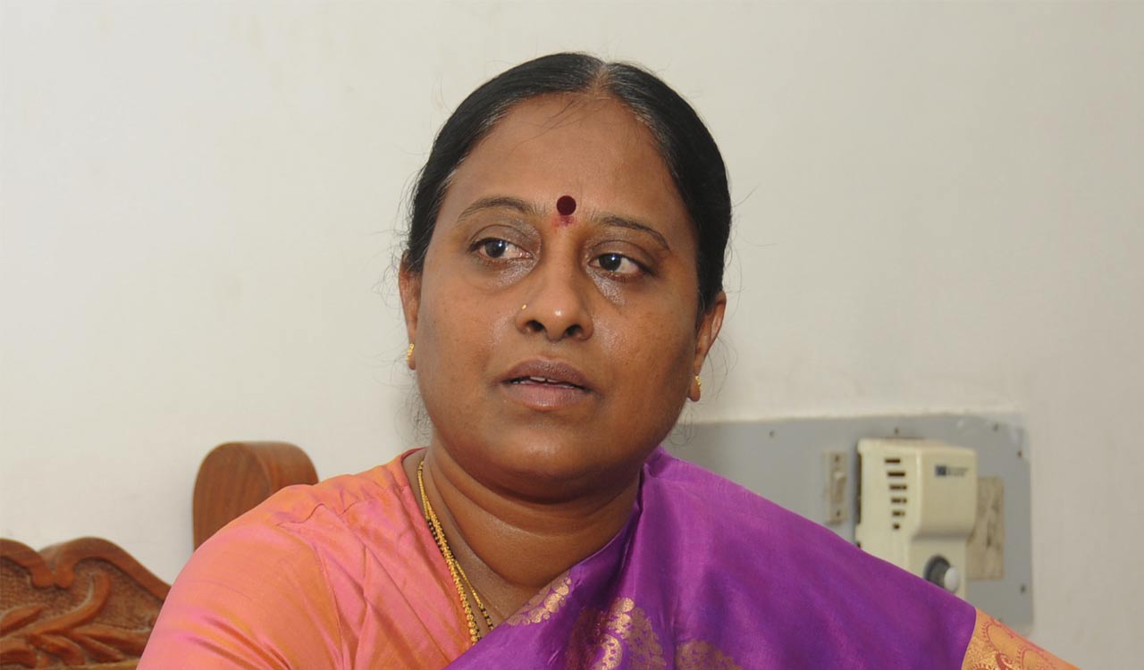 Konda Surekha’s Remarks on Ministers Taking Money for File Clearance