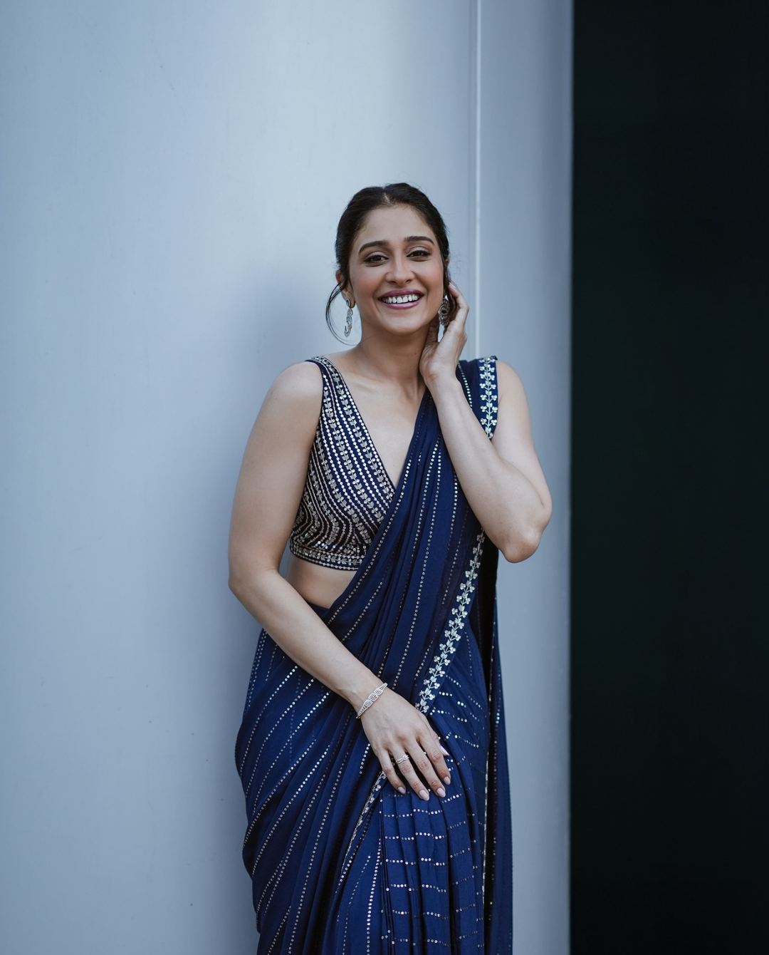 Regina Cassandra goes oh-so-desi, in saree