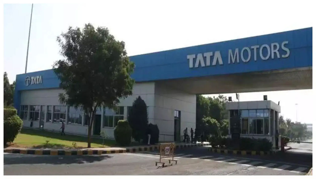 Tata Motors Q4 Results: Profit Declines, Revenue Slightly Increases