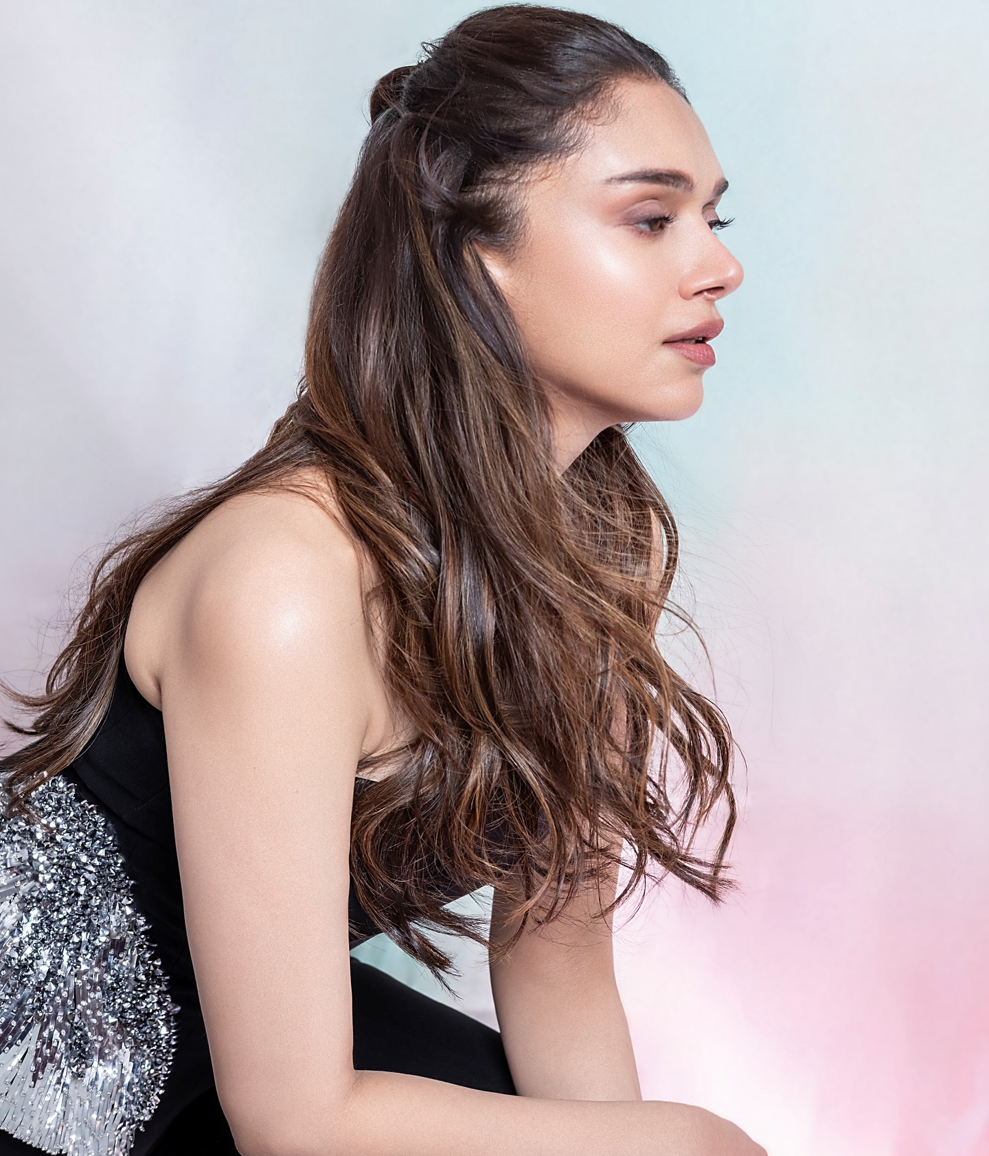 Aditi Rao Hydari Looks Ethereal In Black Attending Waves Summit 2025
