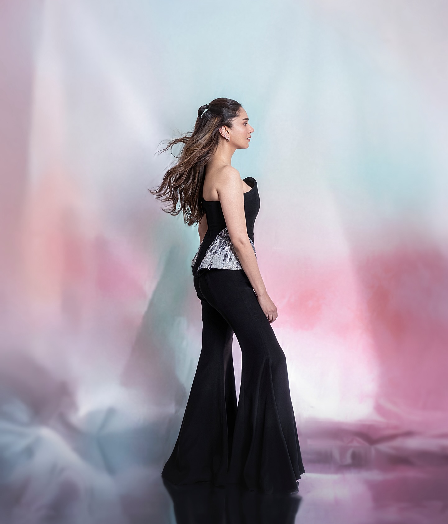 Aditi Rao Hydari Looks Ethereal In Black Attending Waves Summit 2025