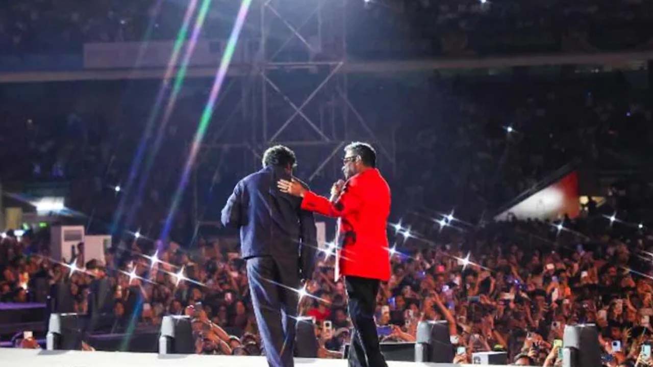 Dhanush Surprises Fans at AR Rahman’s Mumbai Concert