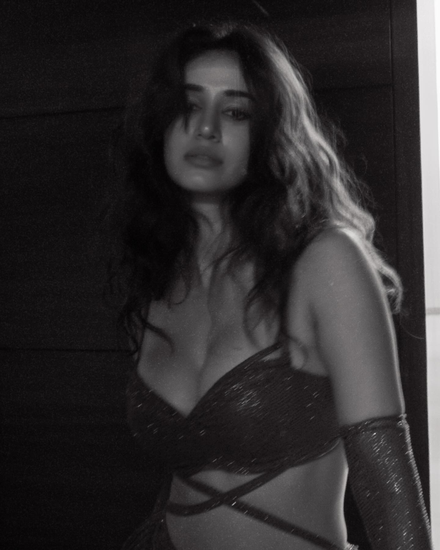 Disha Patani’s Bold Red Ensemble Steals Spotlight