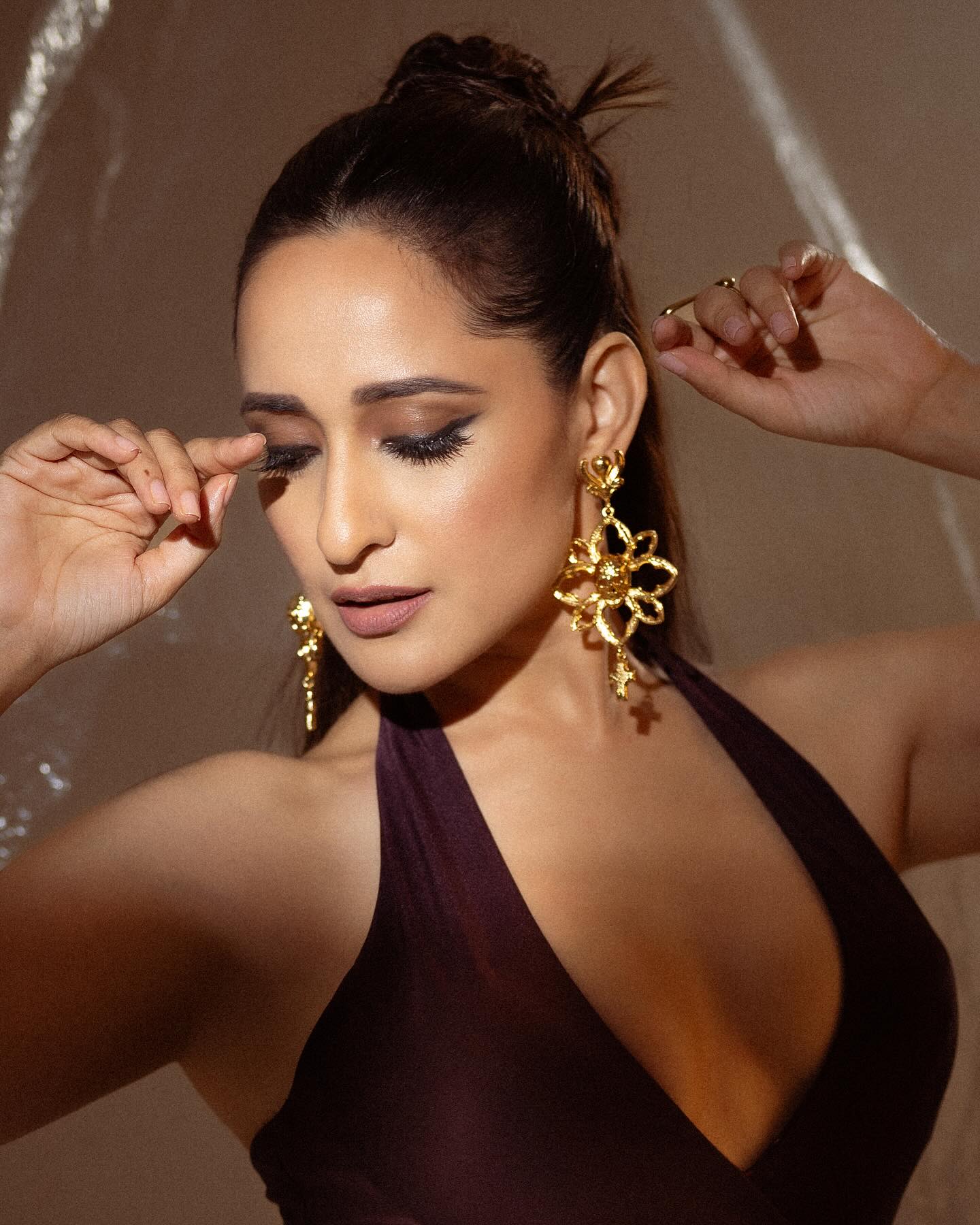 Pragya Jaiswal slays in dark purple like diva for special night