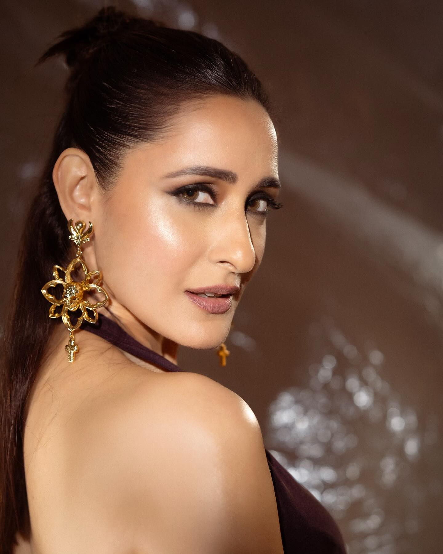 Pragya Jaiswal slays in dark purple like diva for special night
