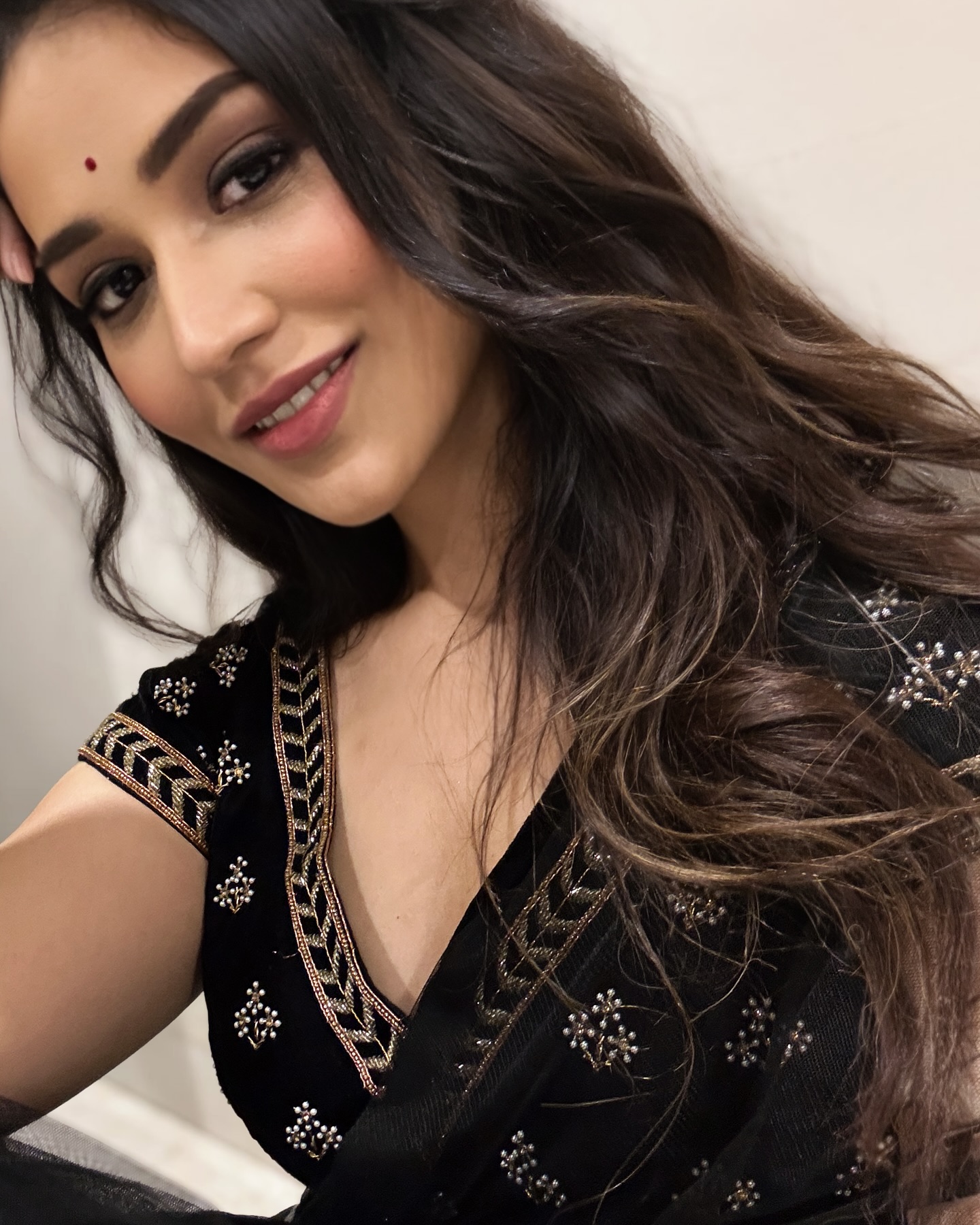 Priyanka Jawalkar in Black Saree: Jaw-Dropping Photos Go Viral